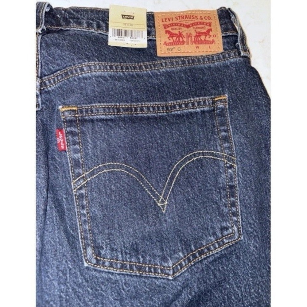 Levi's 501 Curve Premium Women's High Rise Button Fly Jeans Straight 32x30 NWT - Picture 3 of 7